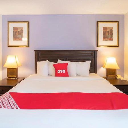 Oyo Townhouse Houston Airport North酒店 外观 照片