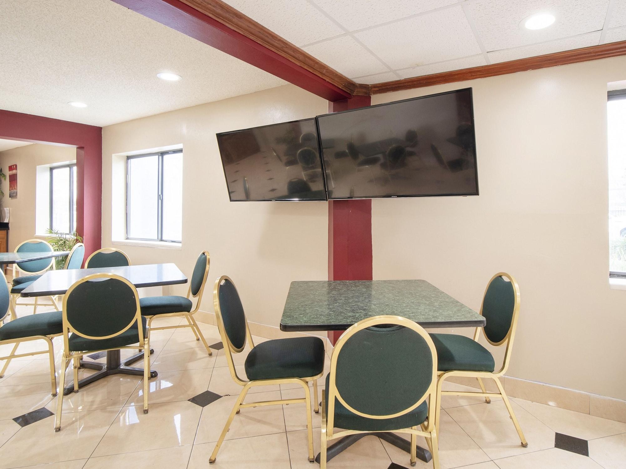 Oyo Townhouse Houston Airport North酒店 外观 照片