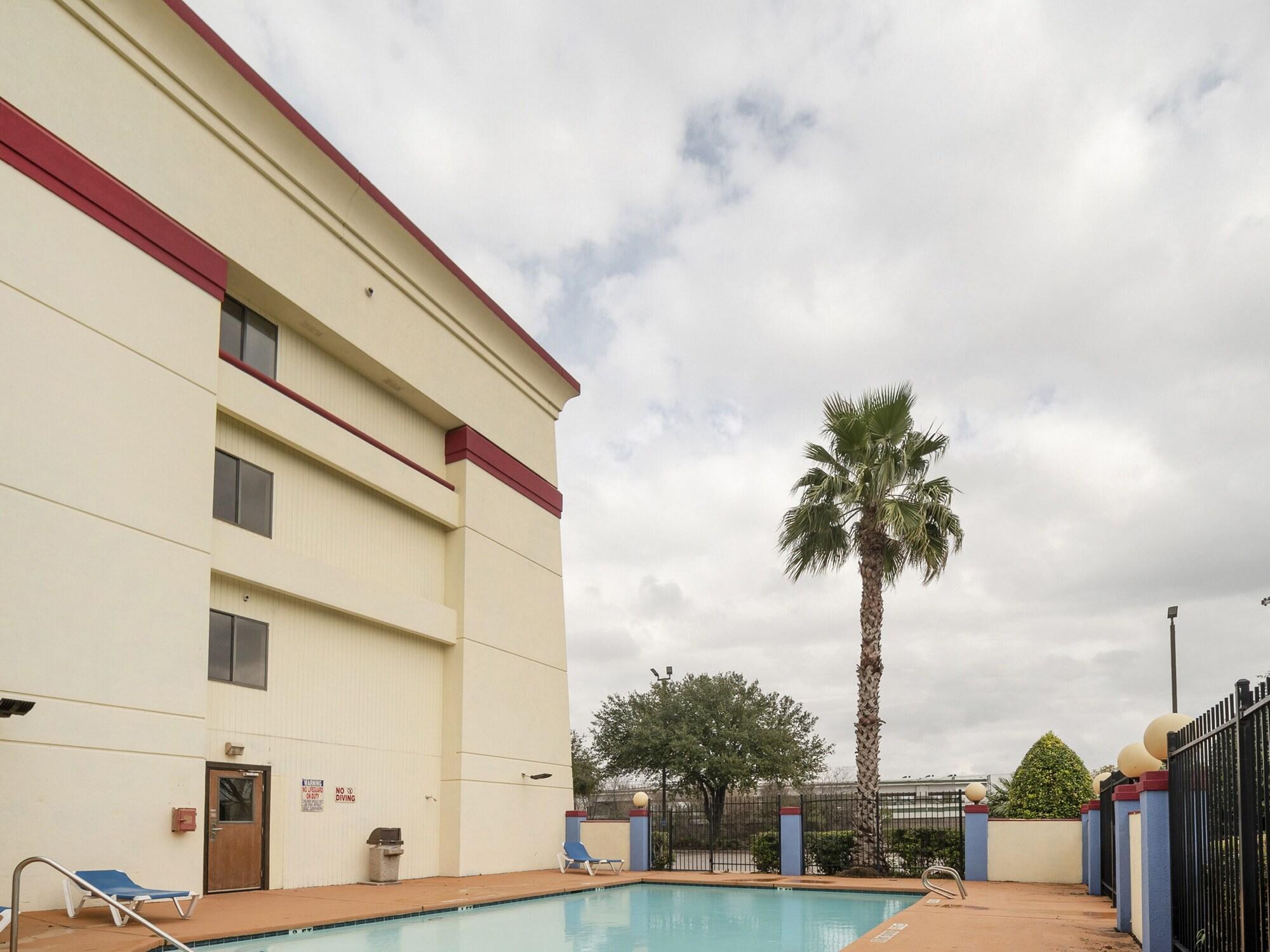 Oyo Townhouse Houston Airport North酒店 外观 照片