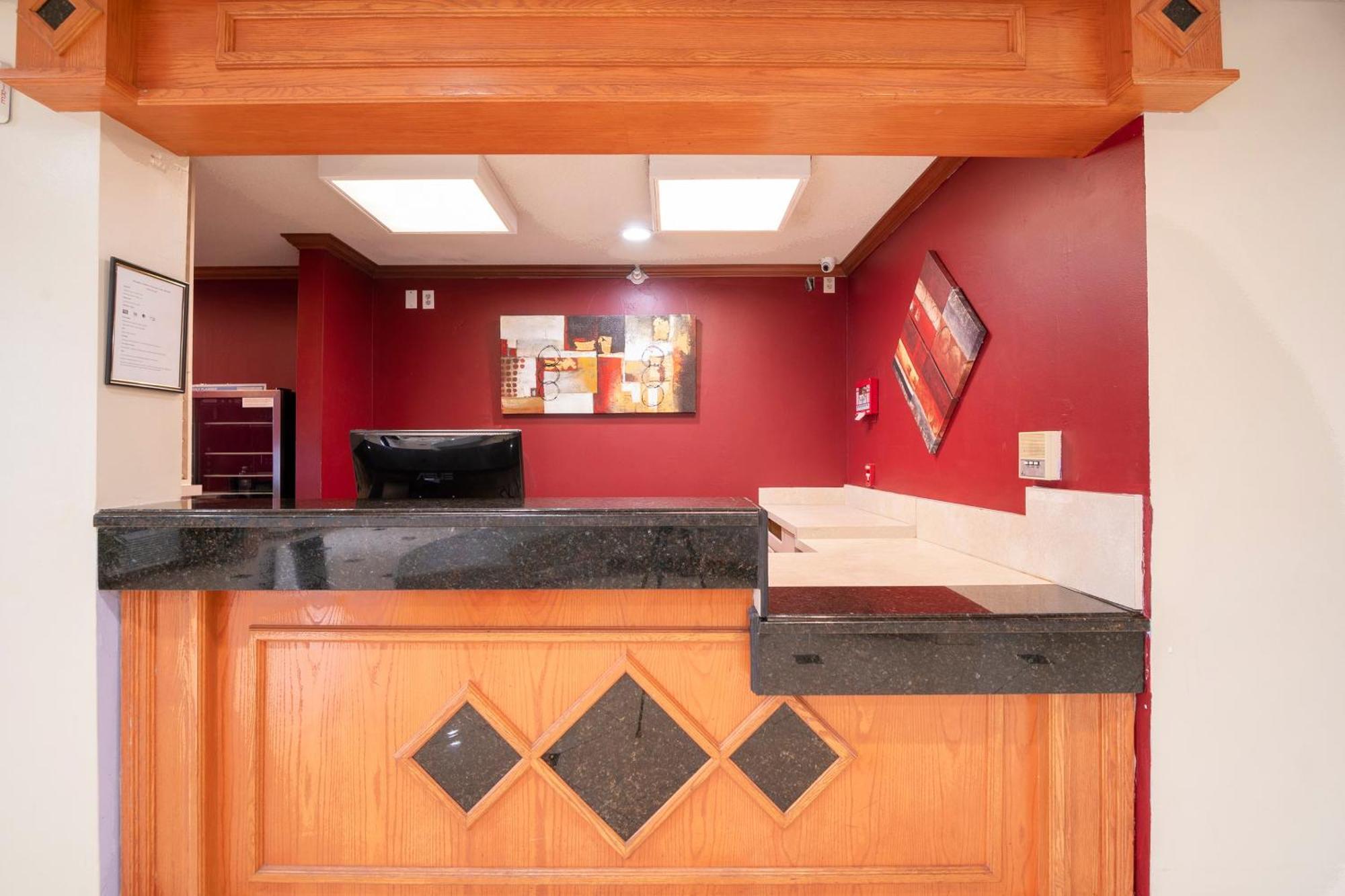 Oyo Townhouse Houston Airport North酒店 外观 照片