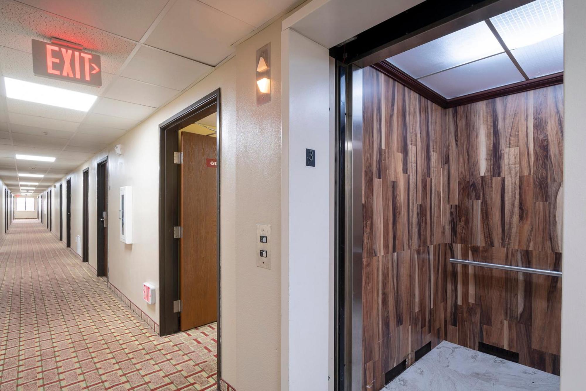 Oyo Townhouse Houston Airport North酒店 外观 照片