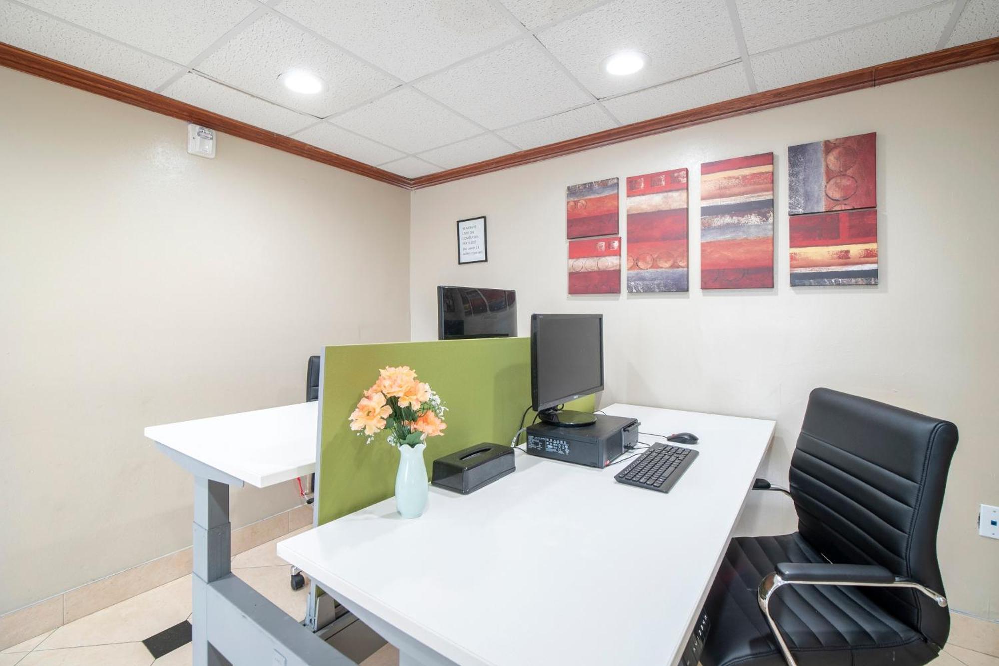 Oyo Townhouse Houston Airport North酒店 外观 照片